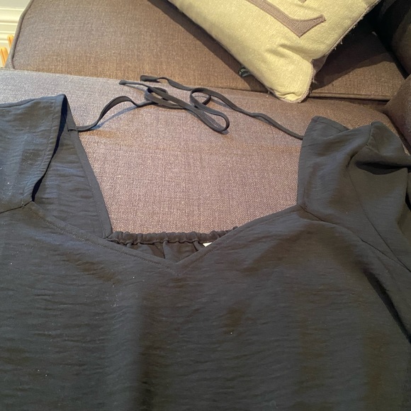 Penn by Pennington’s black short sleeve blouse with cap sleeves and back tie 1x - Picture 4 of 5